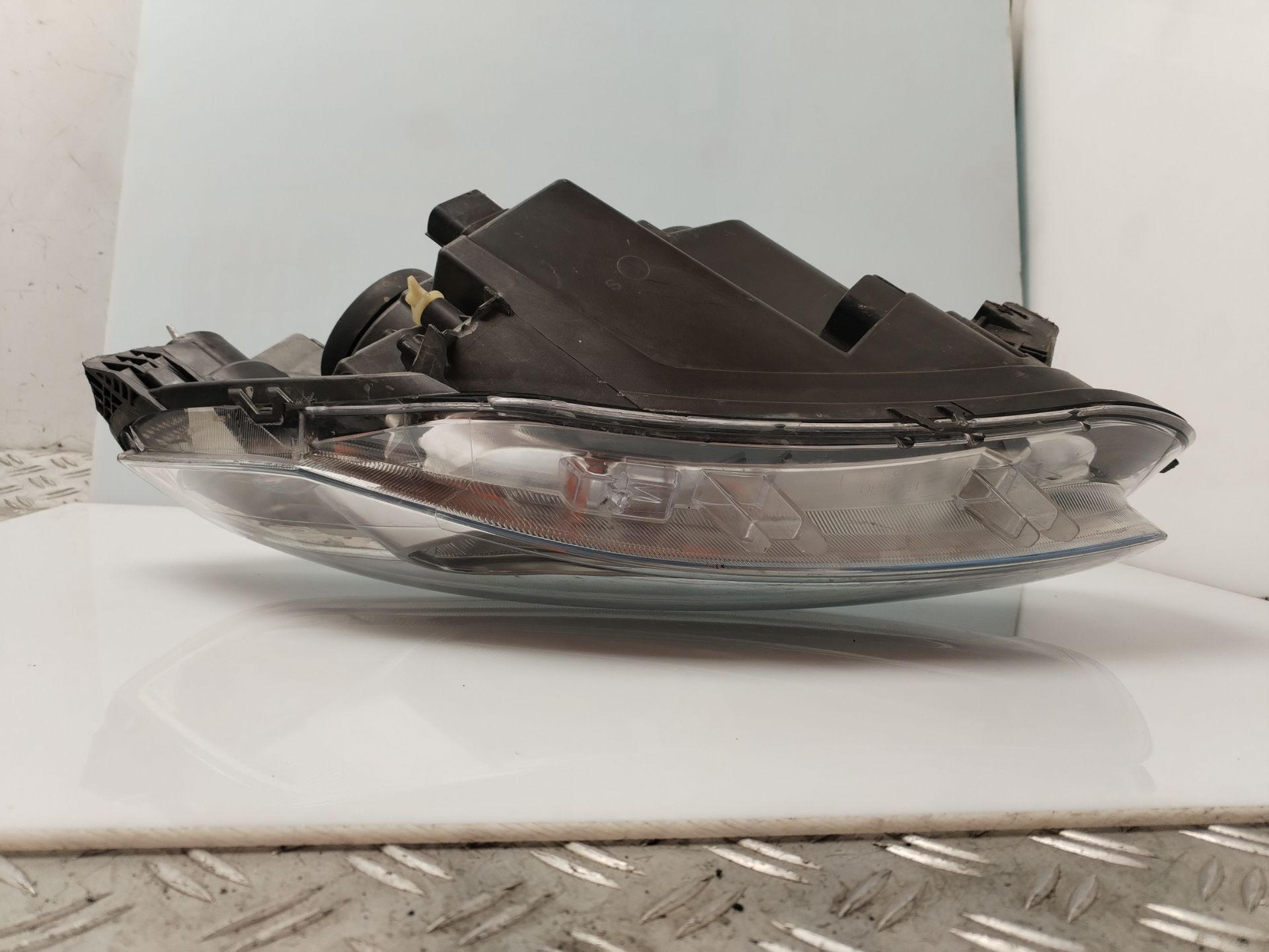 FARO IZQUIERDO 134609