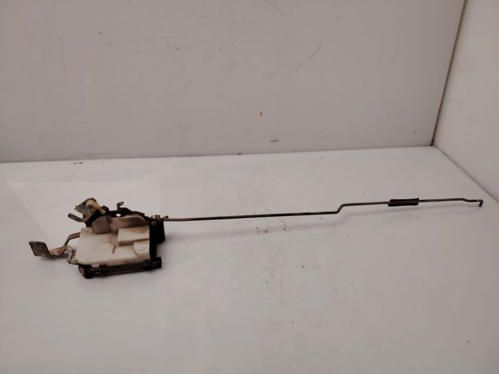 CERRADURA PUERTA DELANTERA DERECHA 136893