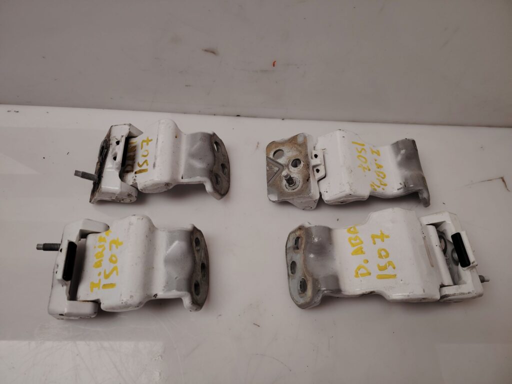 BISAGRA PUERTA 137406