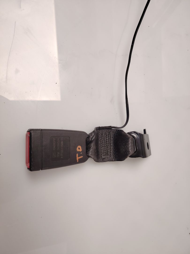 ENGANCHE CINTURON TRASERO DERECHO 137529