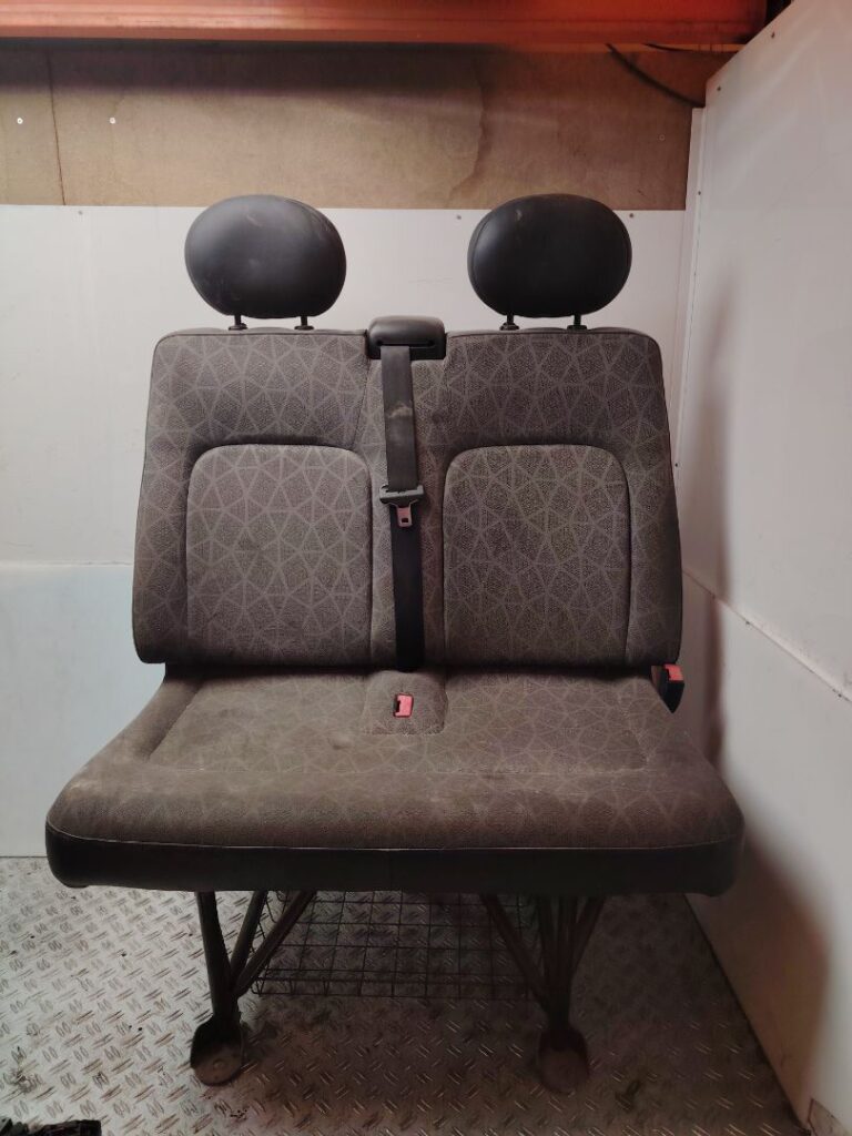 ASIENTO DELANTERO DERECHO 136758