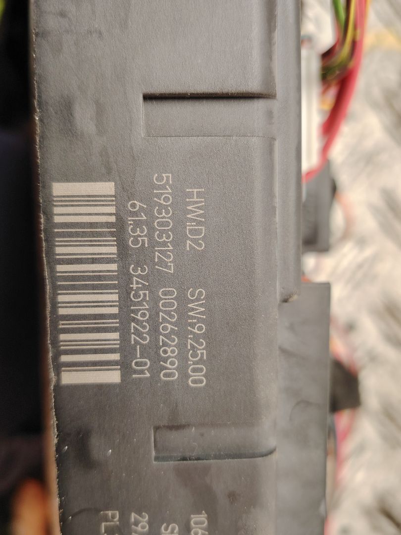 CAJA RELES / FUSIBLES 138264