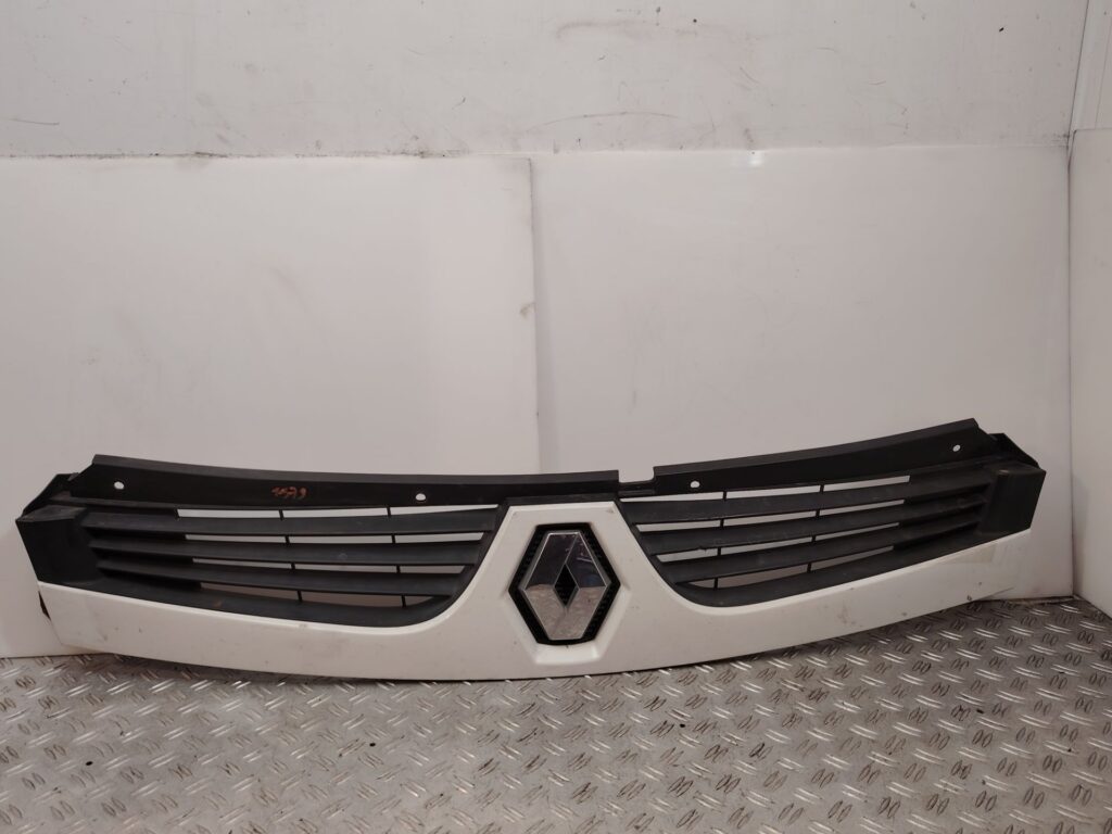 REJILLA DELANTERA 137076