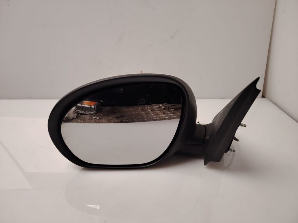 RETROVISOR IZQUIERDO 137890