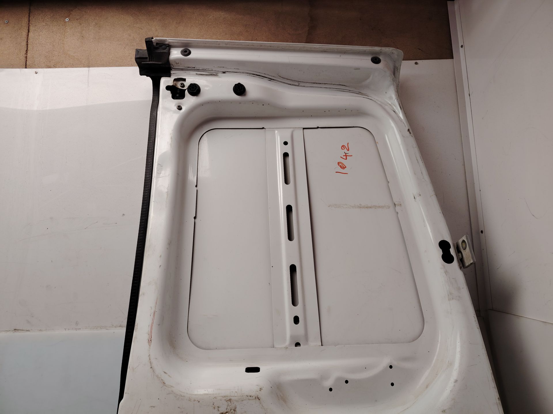 PUERTA TRASERA IZQUIERDA 136990