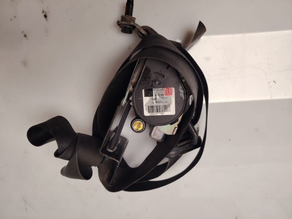 CINTURON SEGURIDAD DELANTERO IZQUIERDO 138101