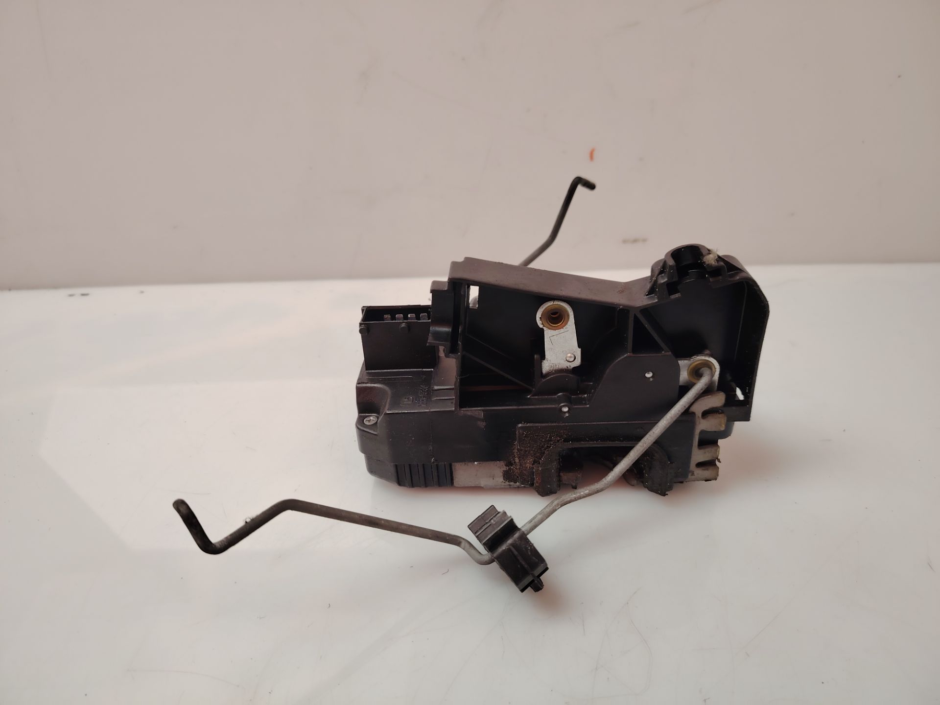 CERRADURA PUERTA TRASERA IZQUIERDA 136835