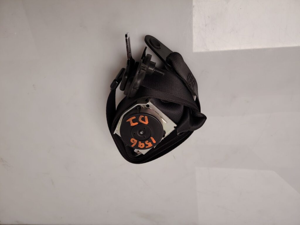 CINTURON SEGURIDAD DELANTERO DERECHO 138252