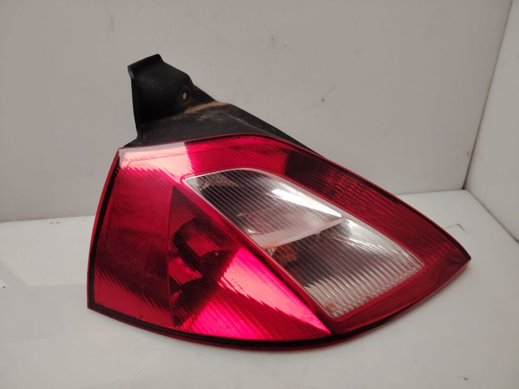 PILOTO TRASERO IZQUIERDO 137431