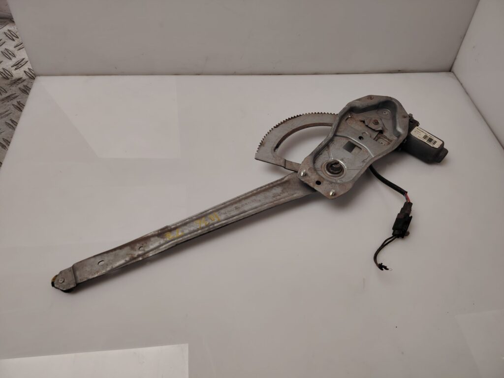 ELEVALUNAS DELANTERO IZQUIERDO 138421