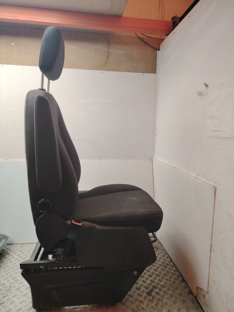 ASIENTO DELANTERO IZQUIERDO 136733