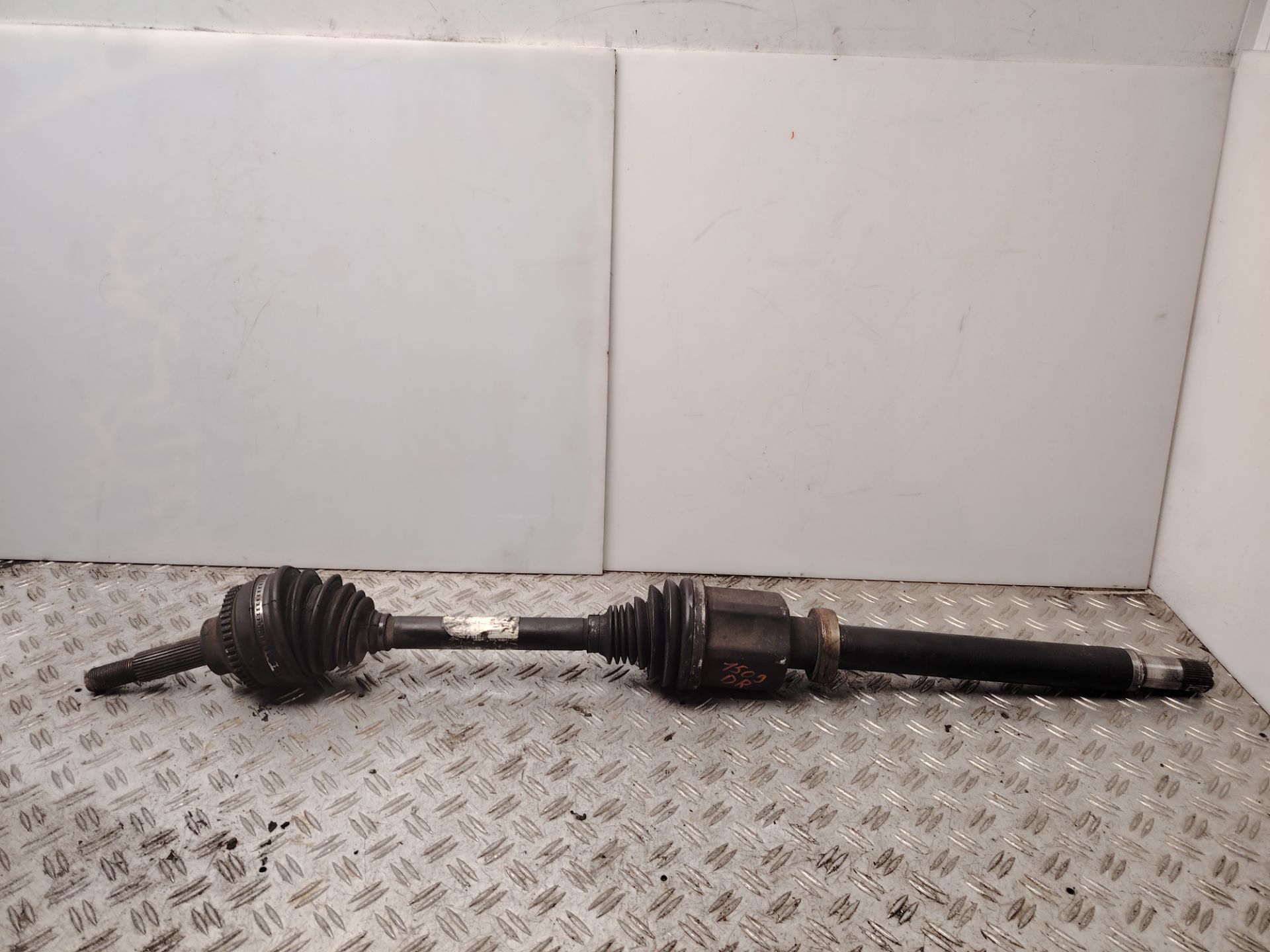 TRANSMISION DELANTERA DERECHA 137032