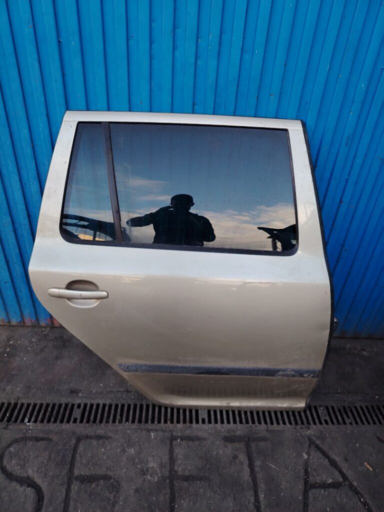 PUERTA TRASERA DERECHA 137863