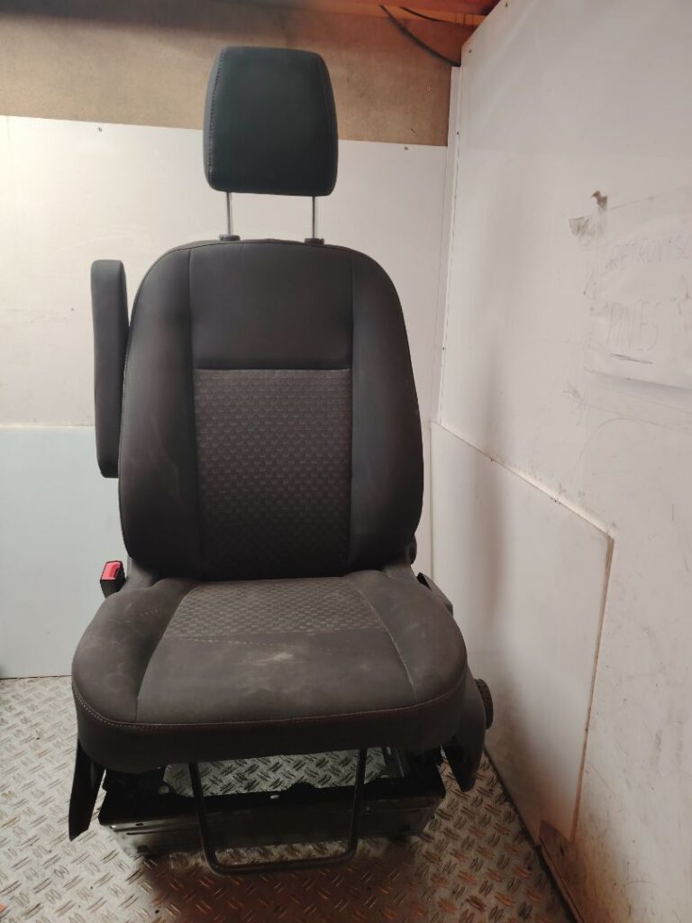 ASIENTO DELANTERO IZQUIERDO 136733