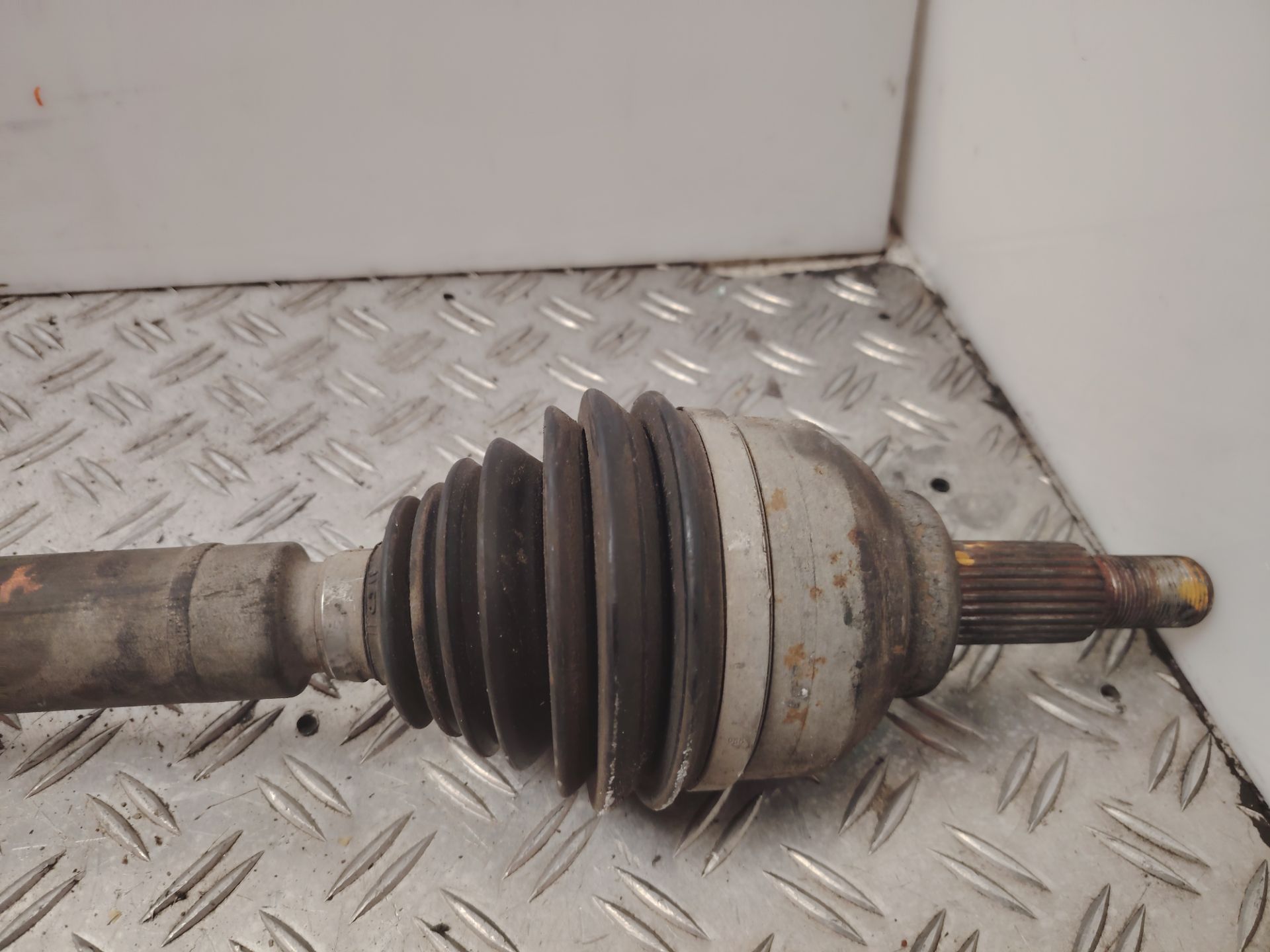 TRANSMISION DELANTERA DERECHA 137268