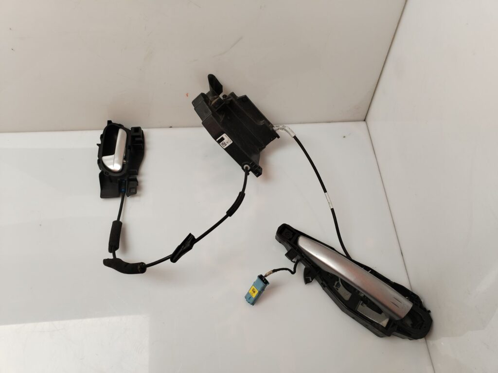 CERRADURA PUERTA DELANTERA IZQUIERDA 136118