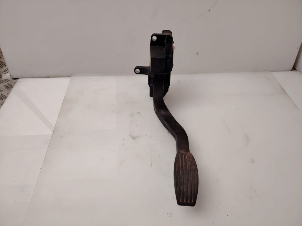 PEDAL ACELERADOR 137798