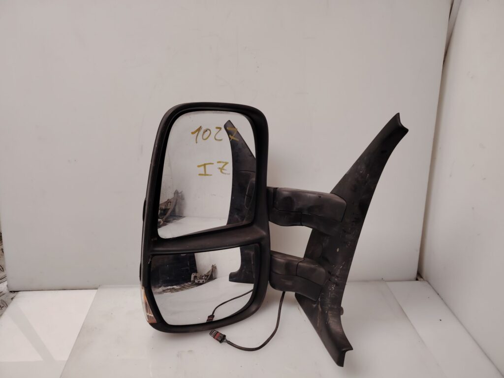 RETROVISOR IZQUIERDO 137801