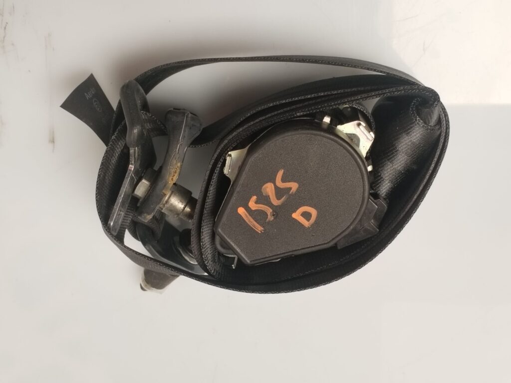 CINTURON SEGURIDAD DELANTERO DERECHO 136157