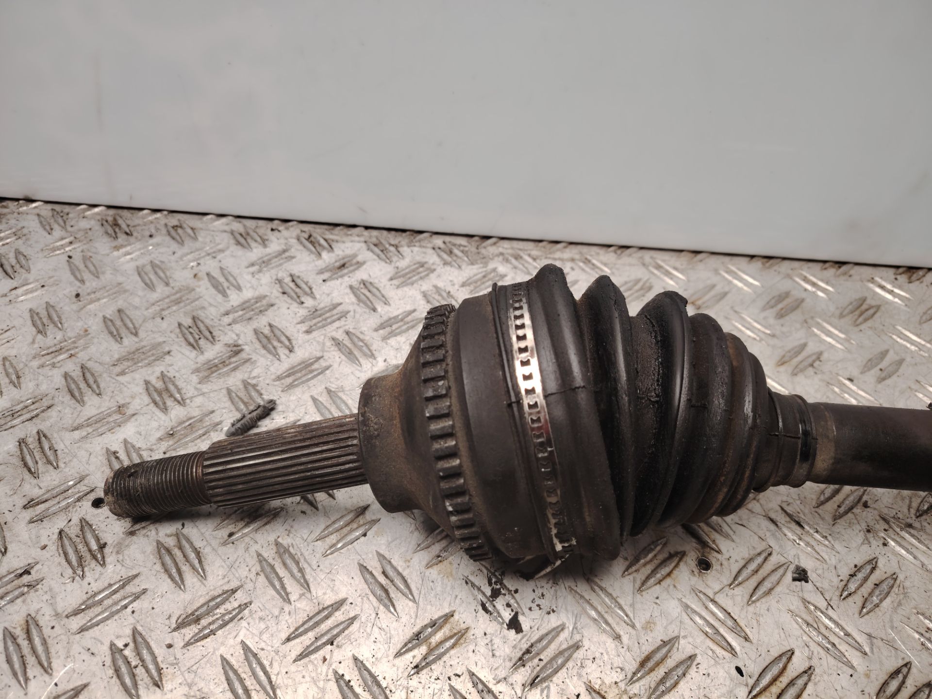 TRANSMISION DELANTERA DERECHA 137032