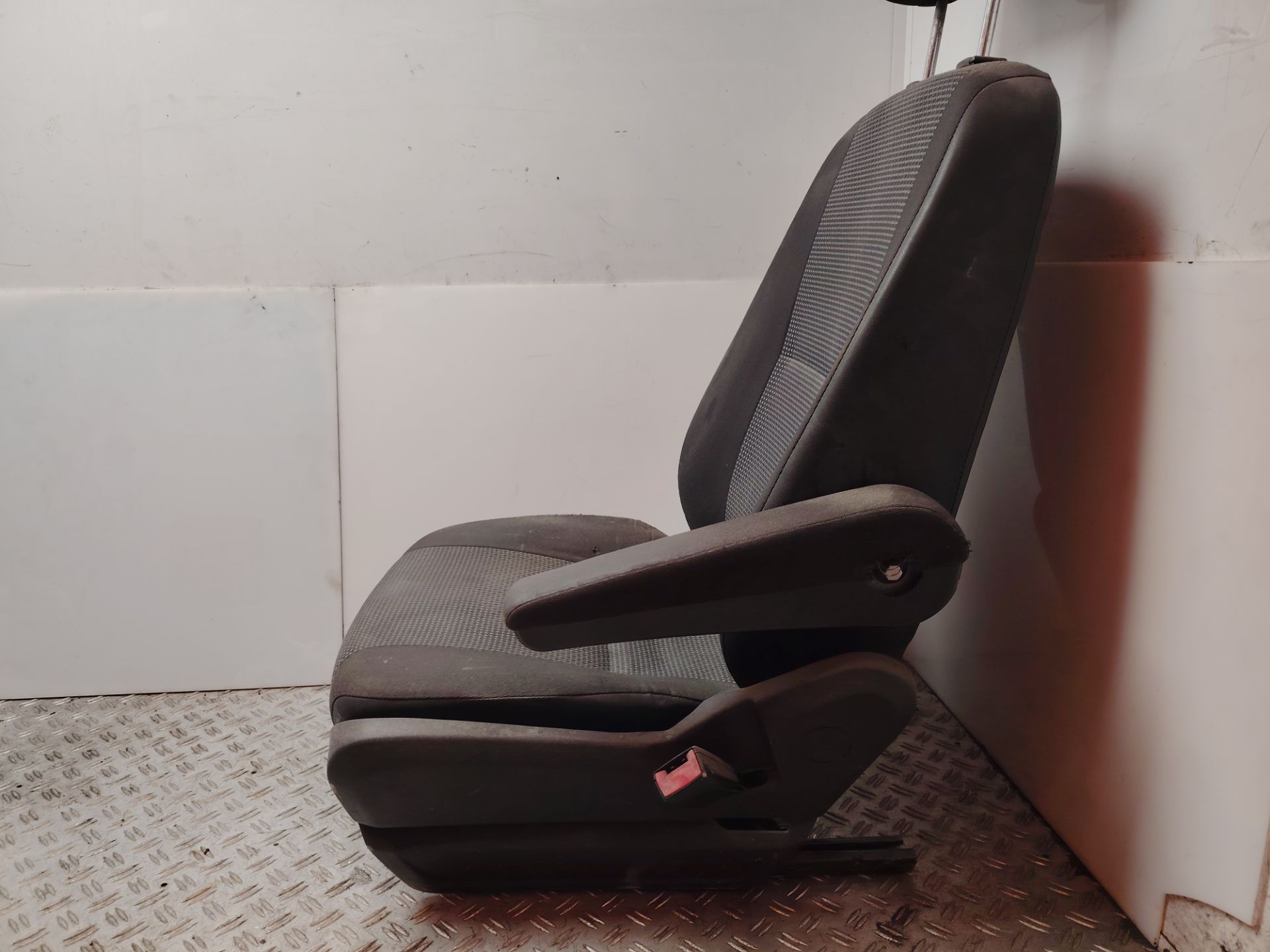 ASIENTO DELANTERO DERECHO 136691