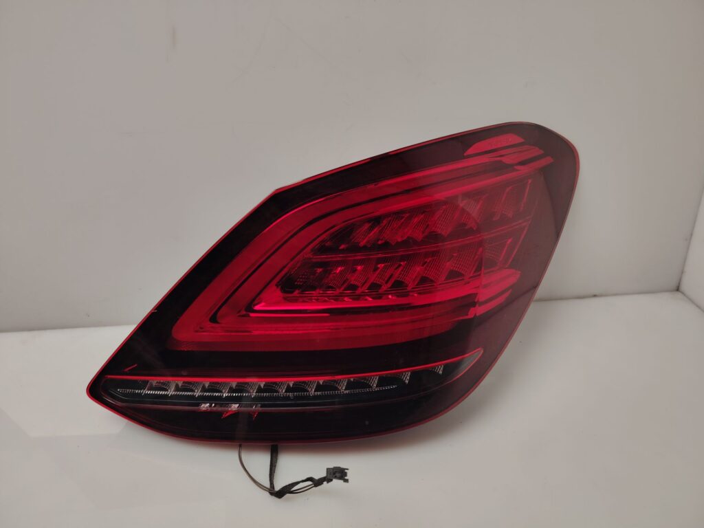 PILOTO TRASERO DERECHO 138416