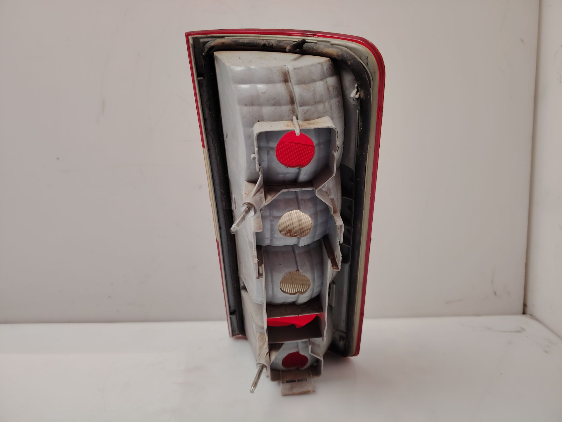 PILOTO TRASERO IZQUIERDO 136558