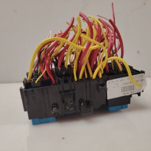 CAJA RELES / FUSIBLES 138093