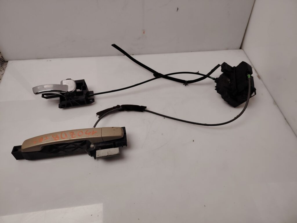 CERRADURA PUERTA TRASERA DERECHA 137171