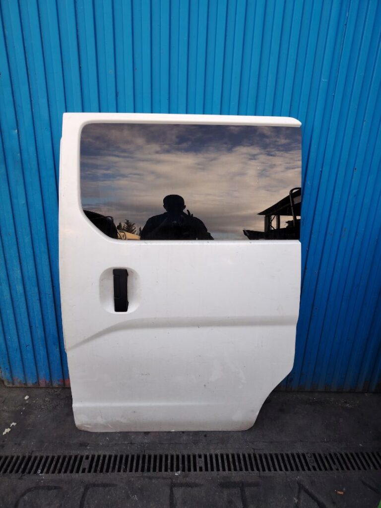 PUERTA TRASERA IZQUIERDA 137861