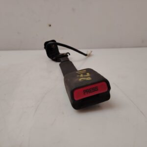 ENGANCHE CINTURON DELANTERO IZQUIERDO 138906