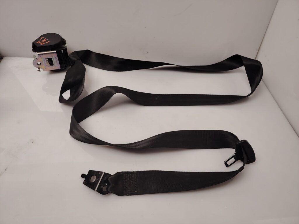 CINTURON SEGURIDAD TRASERO DERECHO 138558