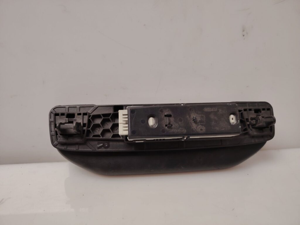 ASIDERO TECHO TRASERO DERECHO 138779