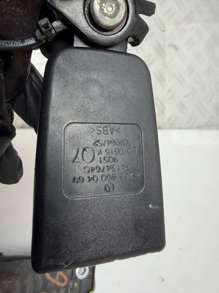 ENGANCHE CINTURON TRASERO CENTRAL 138795