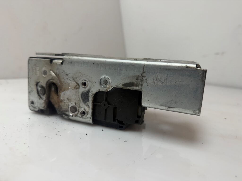 CERRADURA PUERTA DELANTERA DERECHA 138748