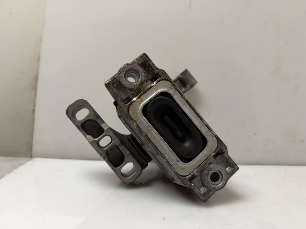 SOPORTE MOTOR DERECHO 138783