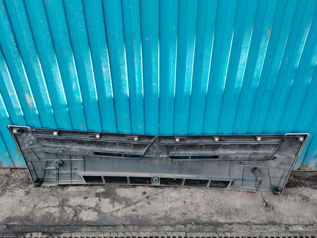 REJILLA DELANTERA 138868