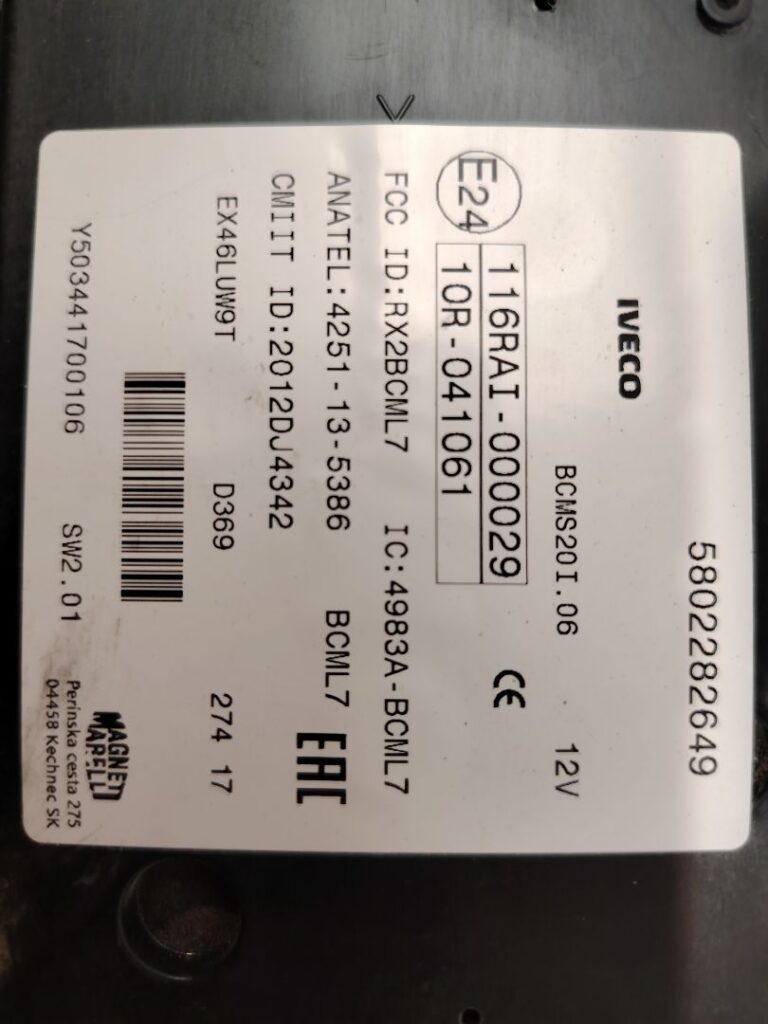 CAJA RELES / FUSIBLES 138942