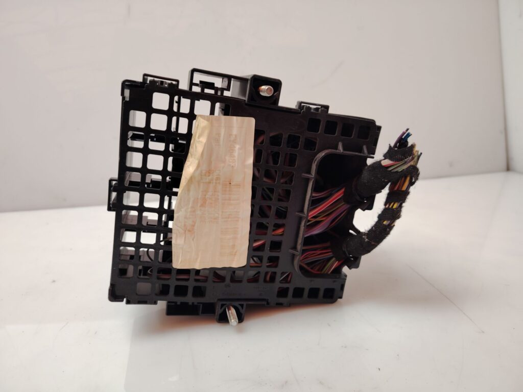 CAJA RELES / FUSIBLES 138666