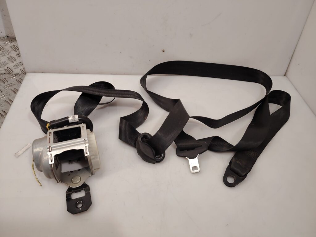 CINTURON SEGURIDAD DELANTERO DERECHO 138940