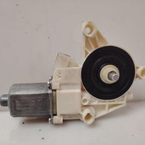MOTOR ELEVALUNAS DELANTERO DERECHO 139662
