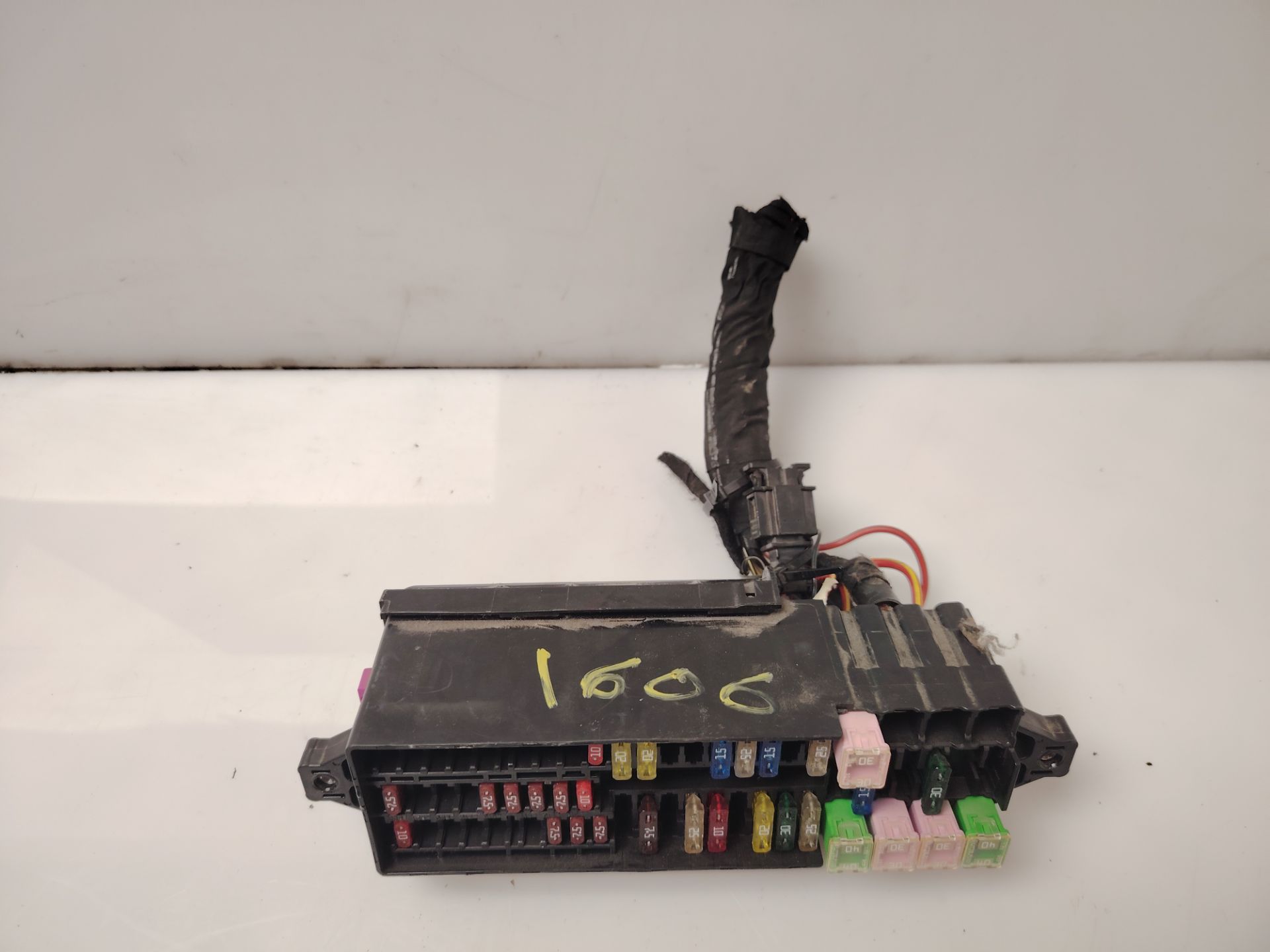 CAJA RELES / FUSIBLES 138471