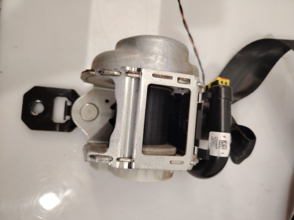 CINTURON SEGURIDAD DELANTERO IZQUIERDO 138941