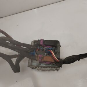 CAJA RELES / FUSIBLES 139118