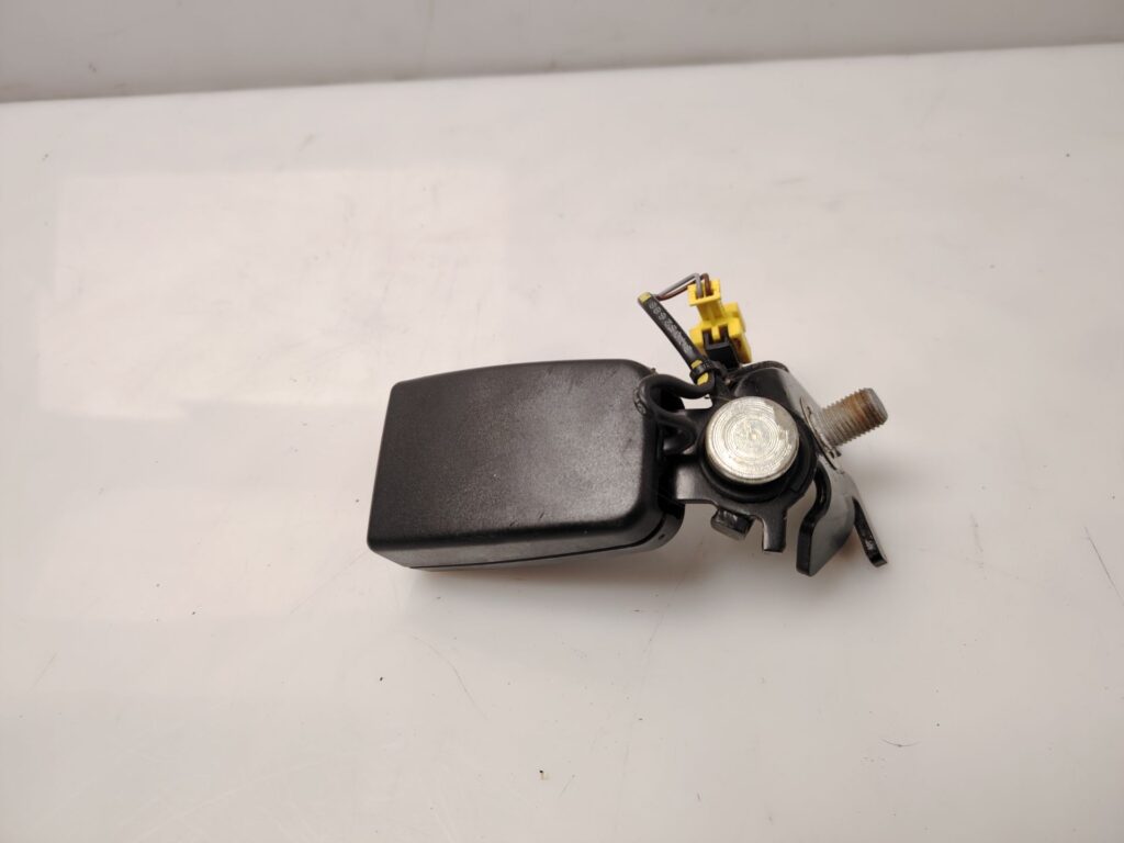 ENGANCHE CINTURON TRASERO IZQUIERDO 138773