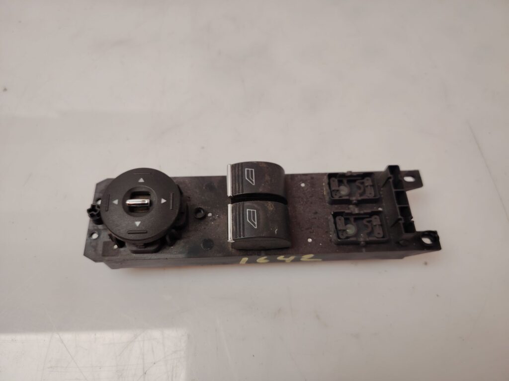 MANDO ELEVALUNAS DELANTERO IZQUIERDO 138669