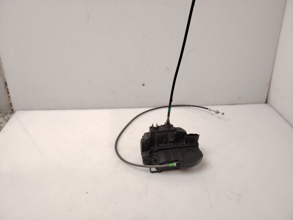 CERRADURA PUERTA DELANTERA DERECHA 138875