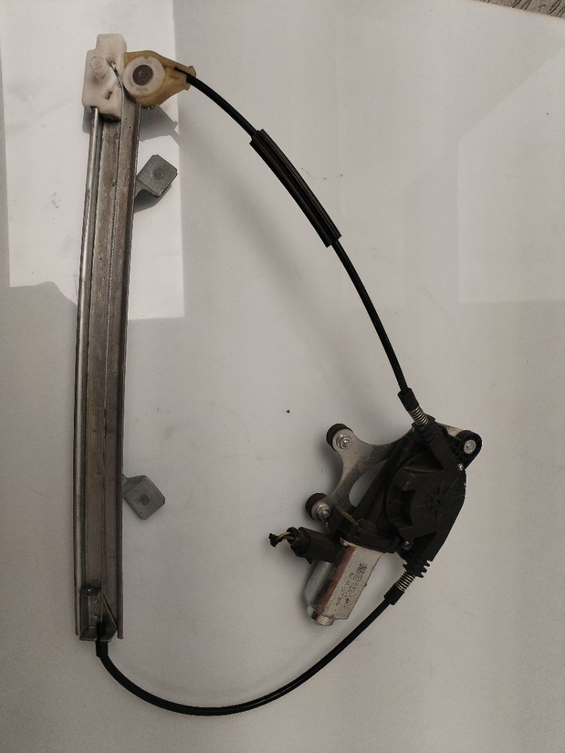 ELEVALUNAS TRASERO DERECHO 134253