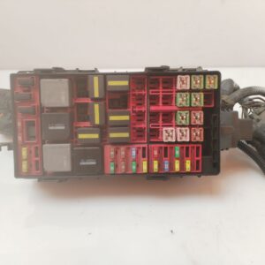 CAJA RELES / FUSIBLES 138837