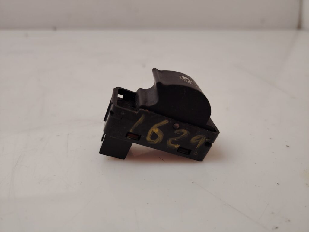 MANDO ELEVALUNAS DELANTERO DERECHO 138662